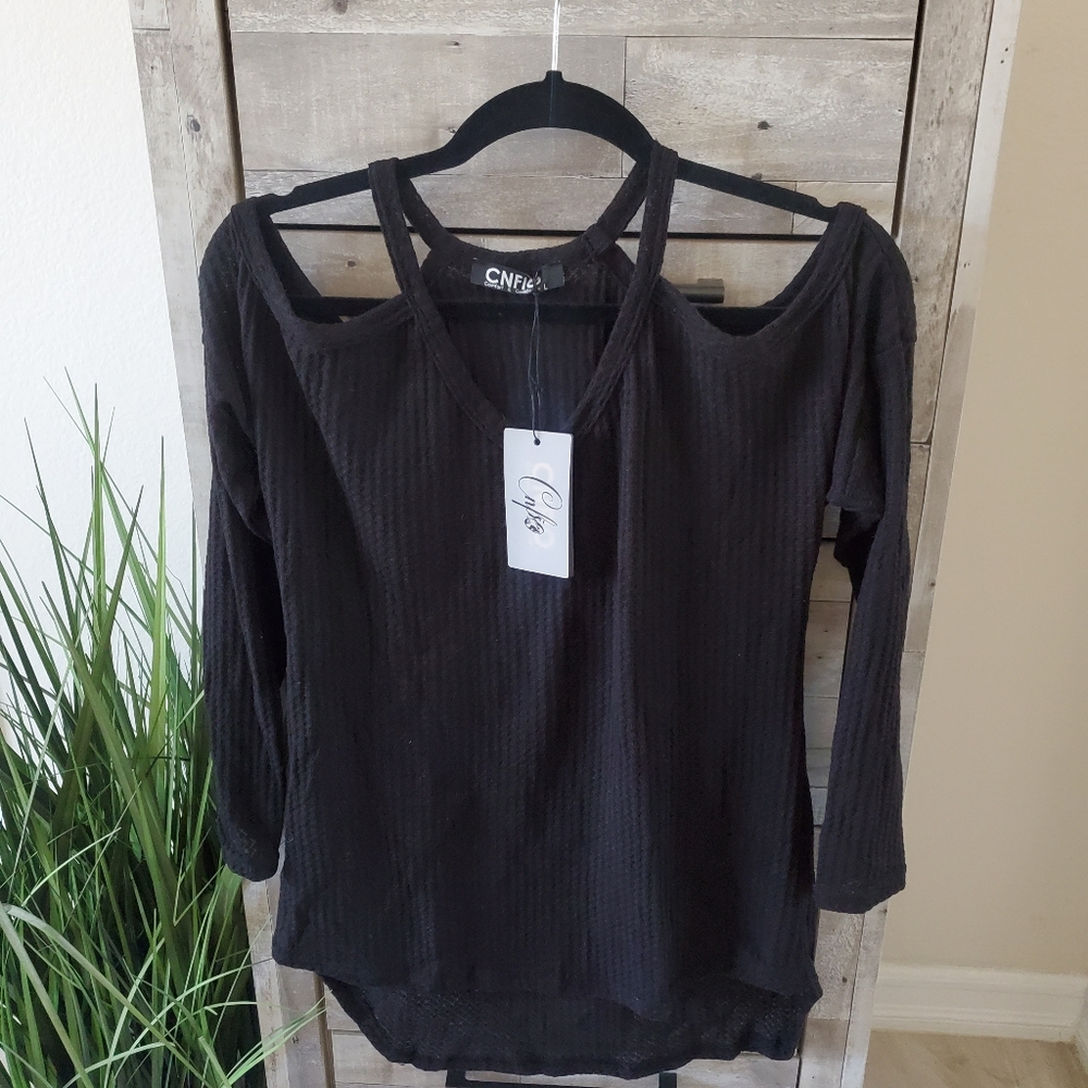 COLD SHOULDER THERMAL TOP